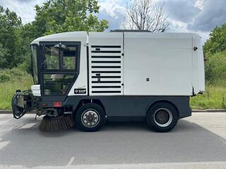 ( Locatie Nijkerk ) Veegmachine, Ravo, 580 Euro 5, 2013